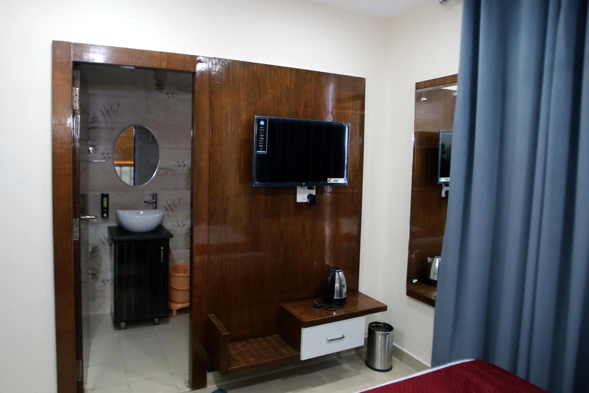 Affluence Hotel Kharar Luaran gambar